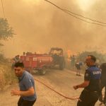 Десетки хиляди са евакуирани заради пожари в Турция